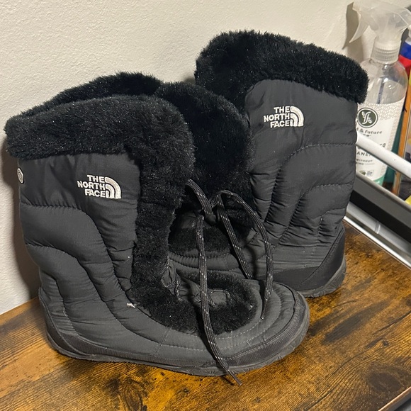 The North Face Black Furry Winter Boots - Picture 2 of 5